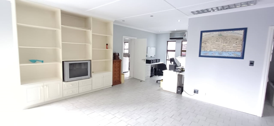 5 Bedroom Property for Sale in Nahoon Valley Park Eastern Cape